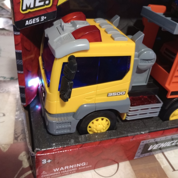 Sunny Days Maxx Action Vehicle Transport with Lights & Sounds - Picture 4 of 5